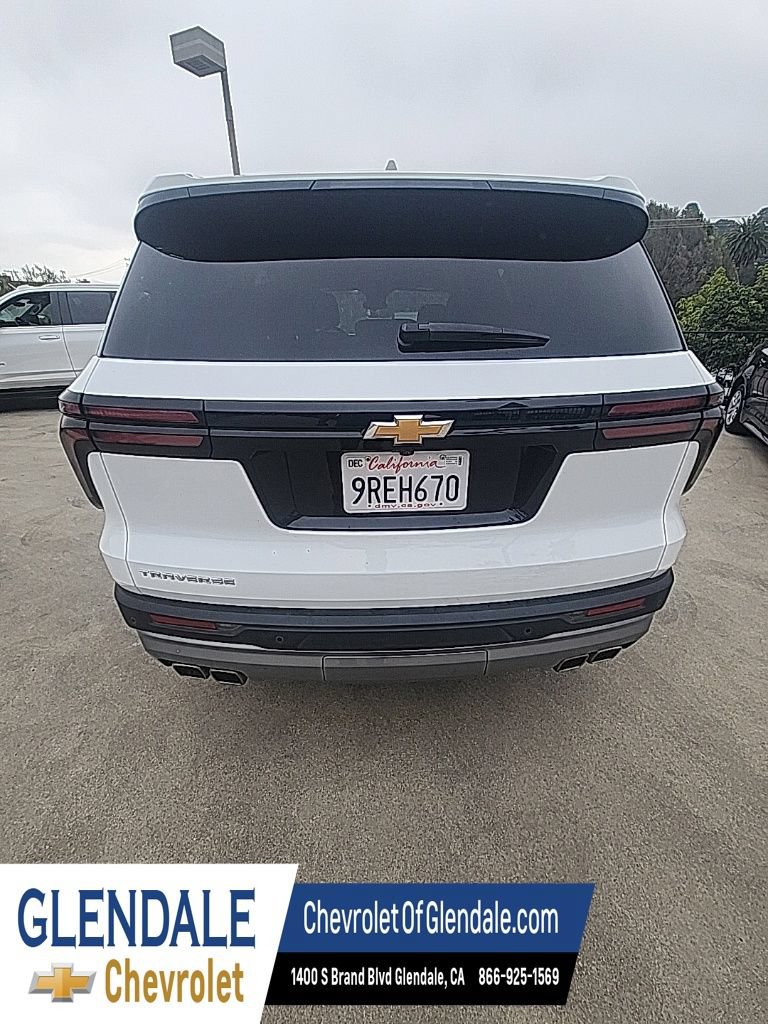 Used 2025 Chevrolet Traverse LT FWD image 5
