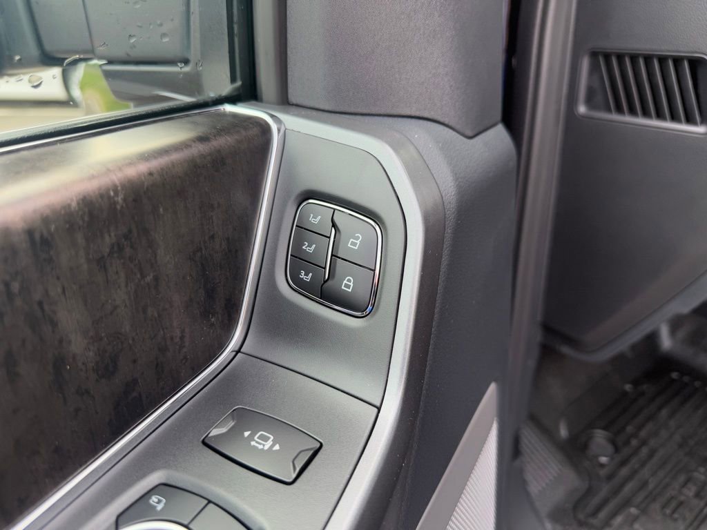 New 2026 Ford F250 Lariat image 10