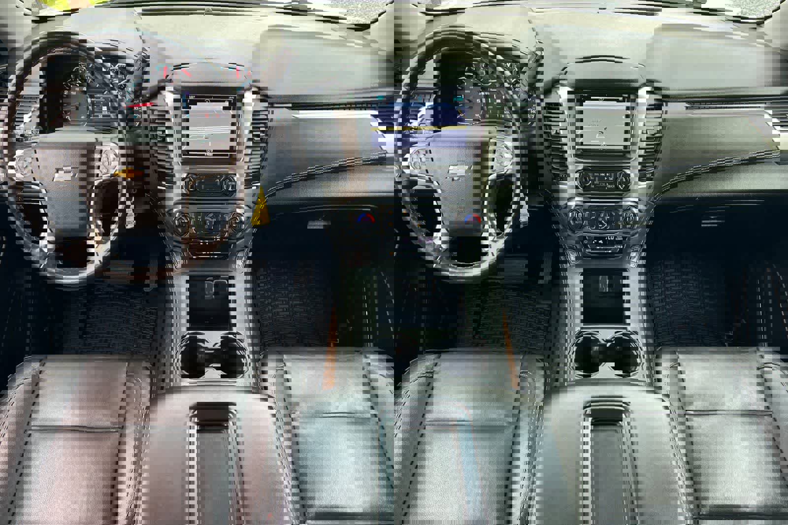 Used 2019 Chevrolet Suburban LT image 4