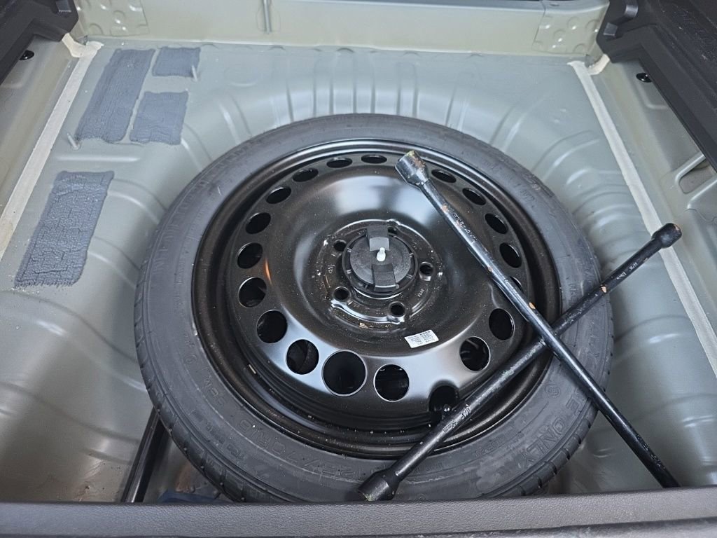 Used 2025 Chevrolet Trax LT FWD image 34