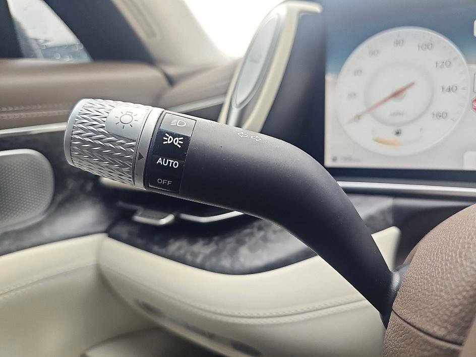 Used 2023 Genesis G90 3.5T image 21