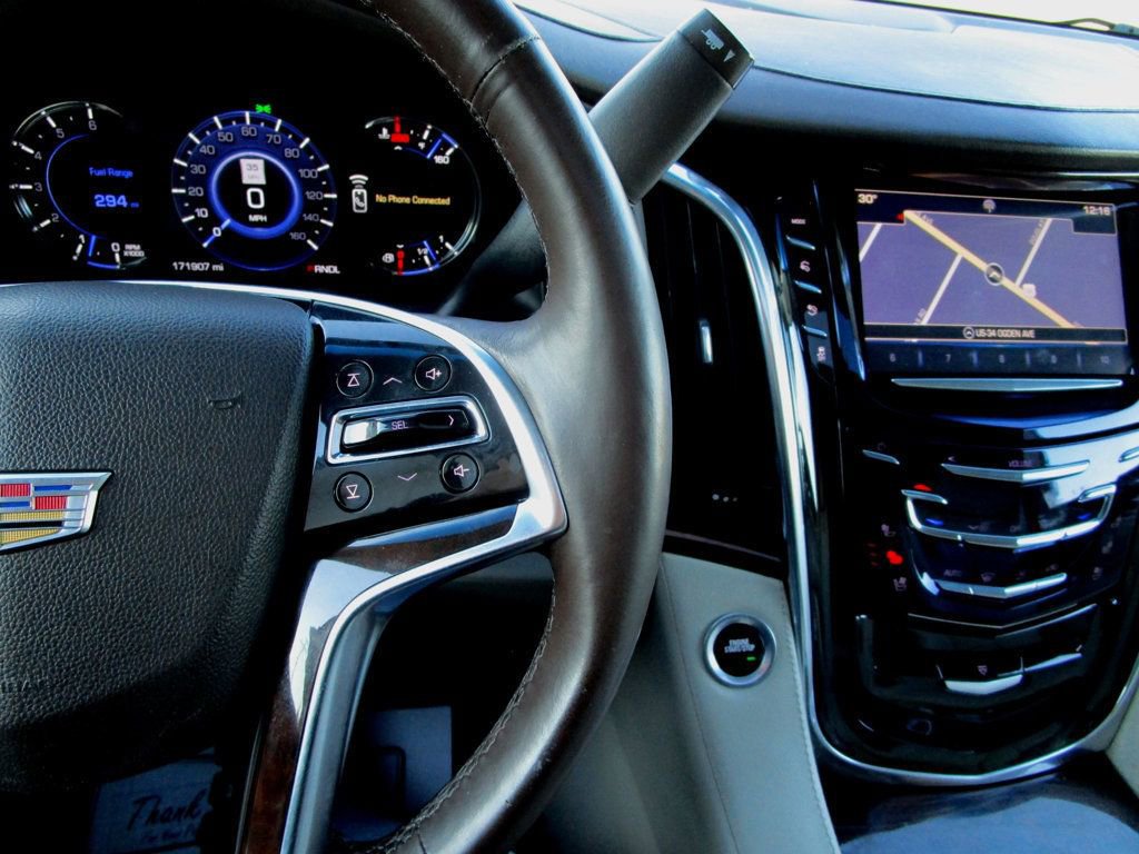 Used 2017 Cadillac Escalade ESV Luxury image 24