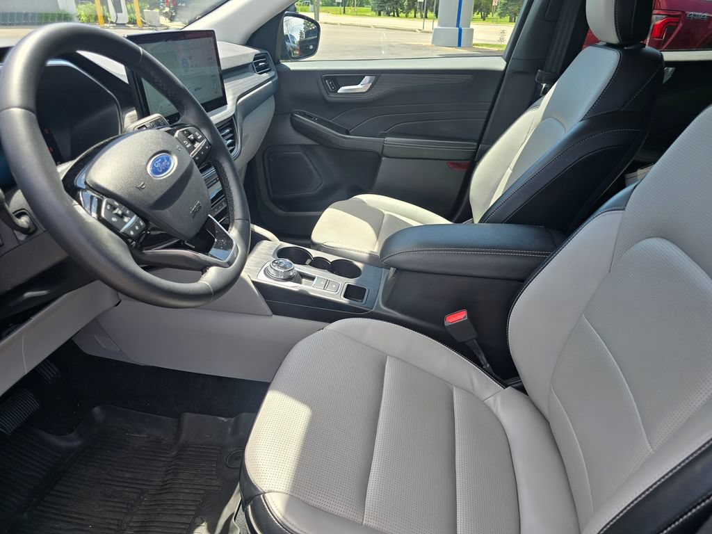Certified 2023 Ford Escape Platinum AWD/4WD image 9