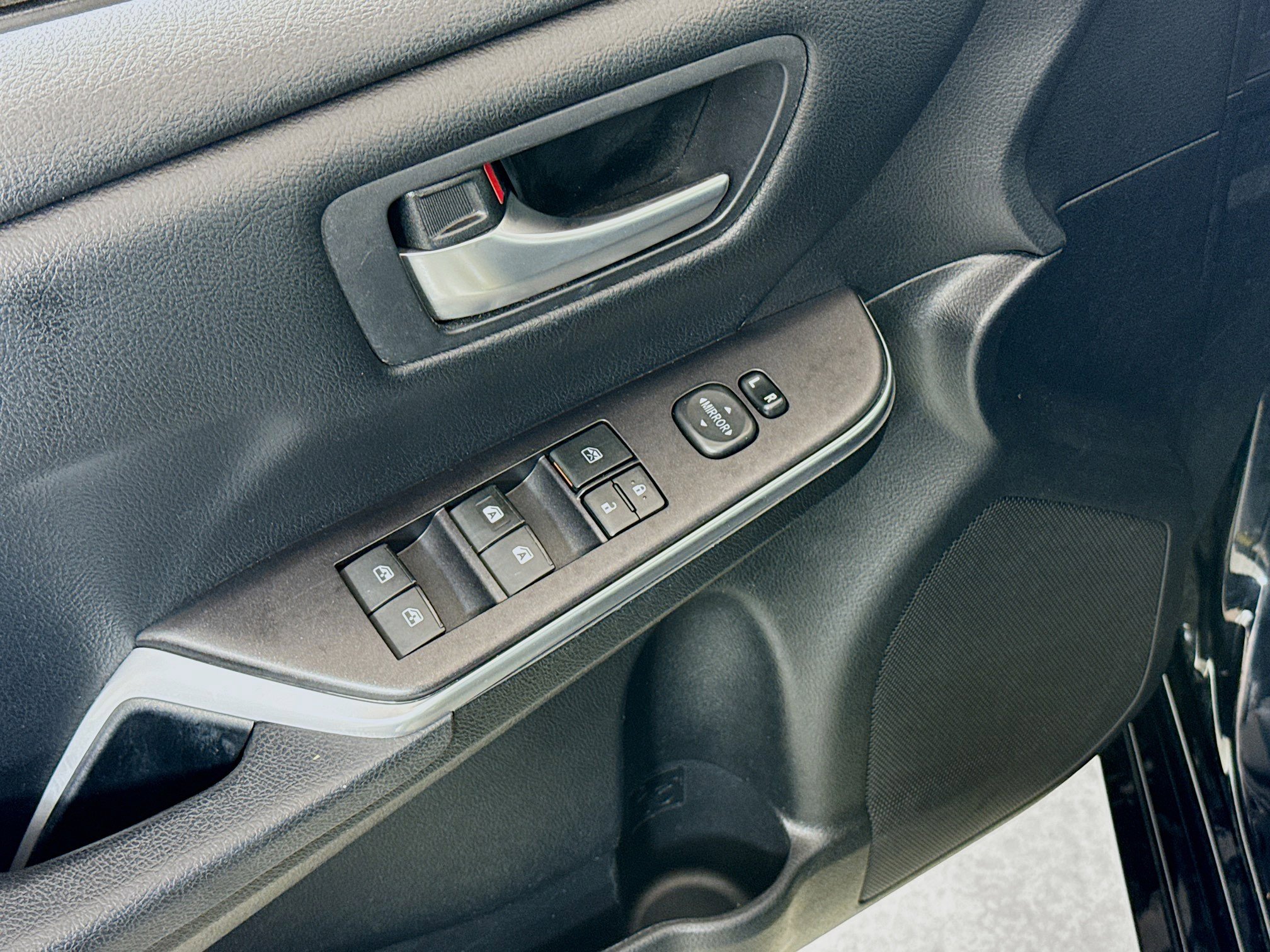 Used 2016 Toyota Camry SE image 18