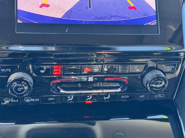 Certified 2023 Jeep Grand Cherokee Laredo w/ Luxury Tech Group I image 25