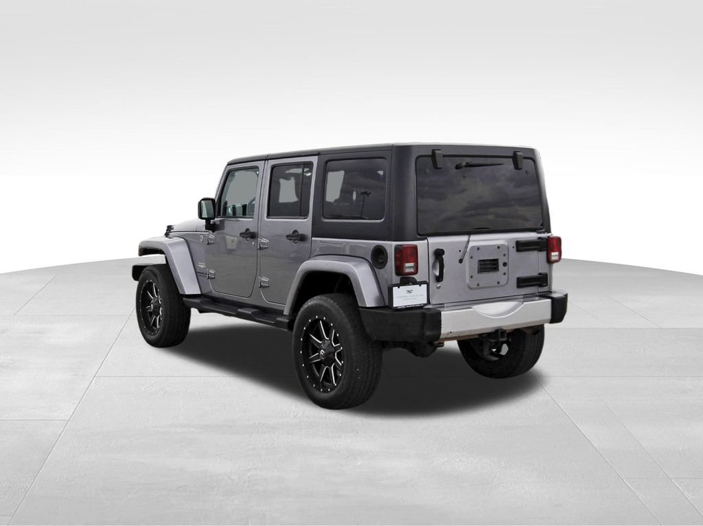 Used 2014 Jeep Wrangler Unlimited Sahara w/ Max Tow Package AWD/4WD image 3