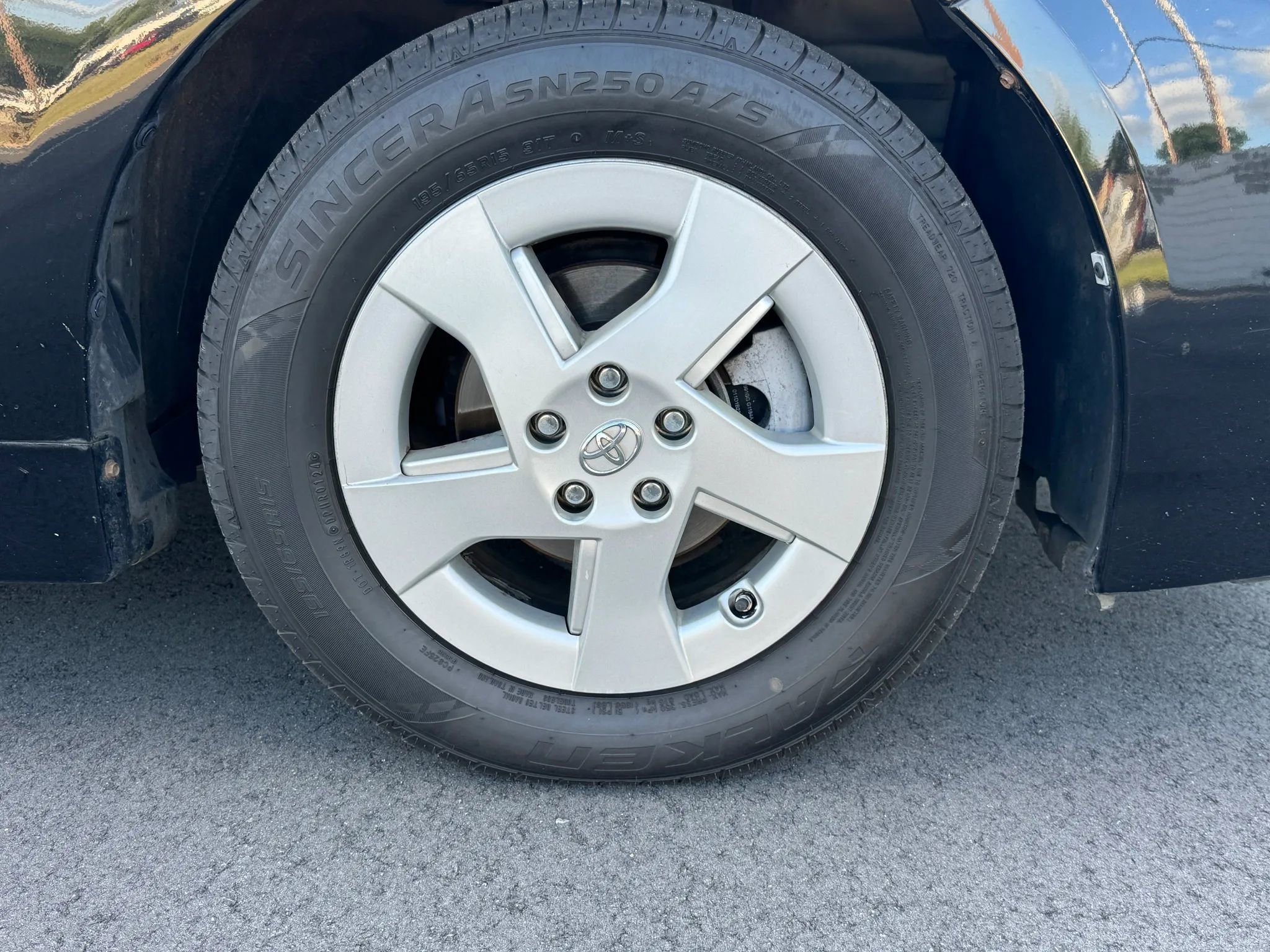 Used 2011 Toyota Prius Three FWD image 6