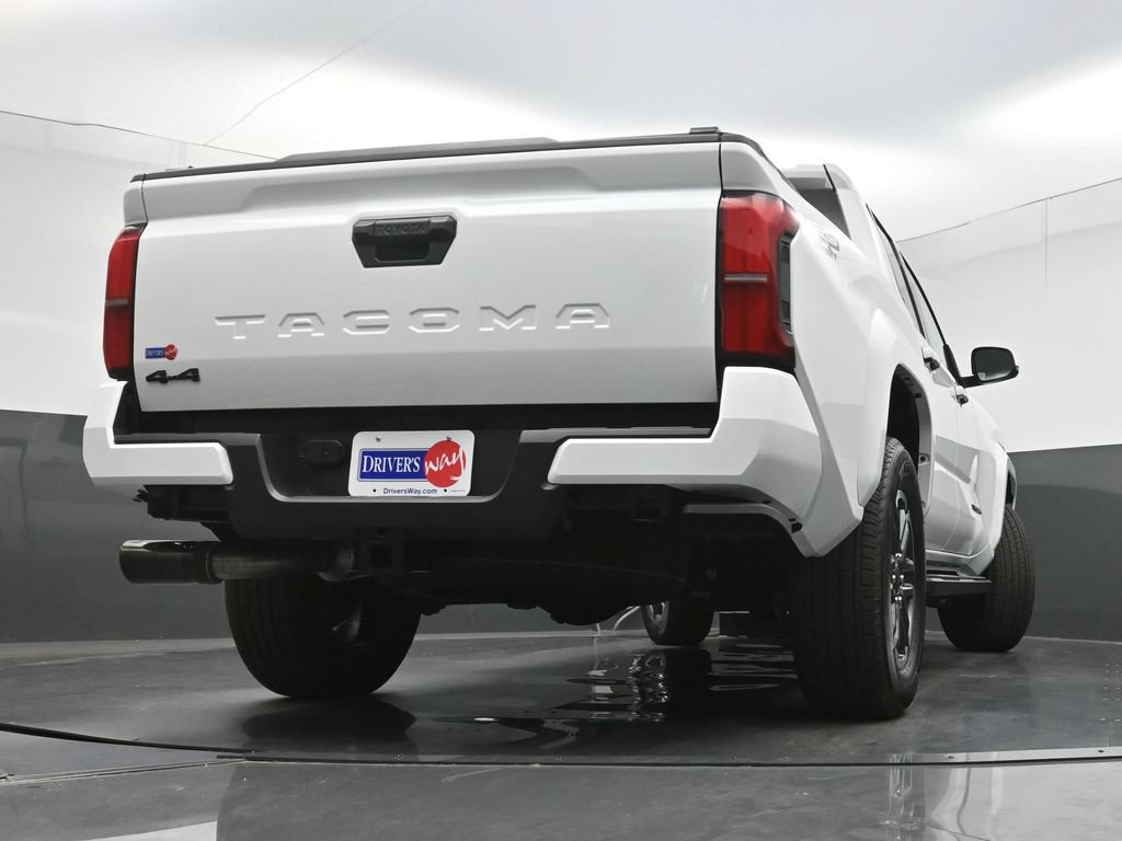 Used 2025 Toyota Tacoma TRD Sport AWD/4WD image 29