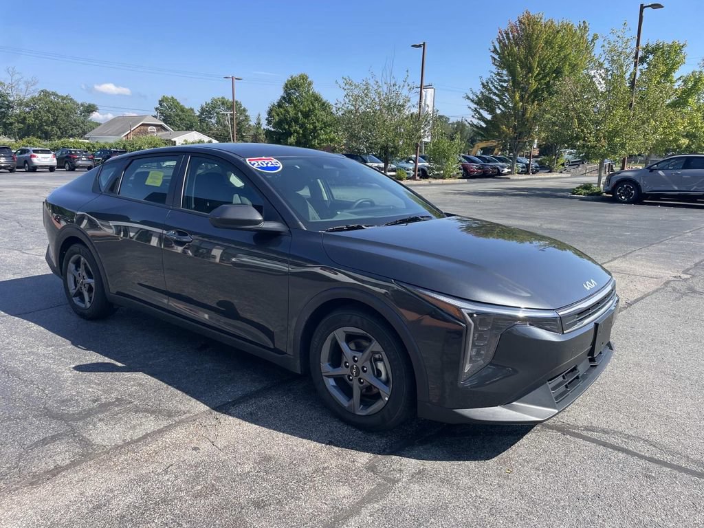 Used 2025 Kia K4 FWD image 9