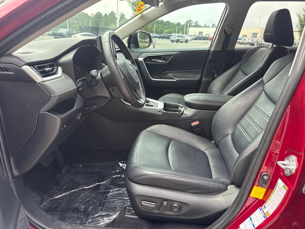 Used 2019 Toyota RAV4 XLE Premium AWD/4WD image 12