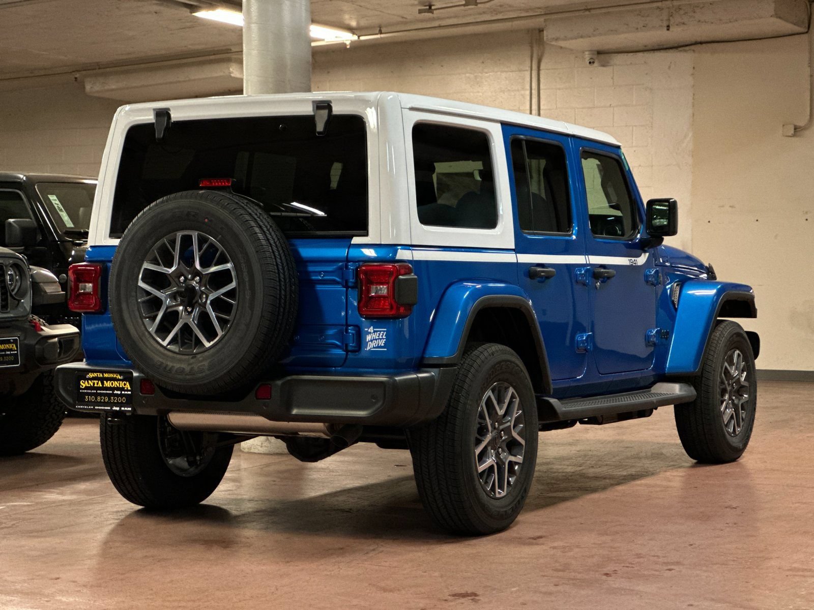 New 2026 Jeep Wrangler Unlimited Sahara w/ Whitecap Package AWD/4WD image 5