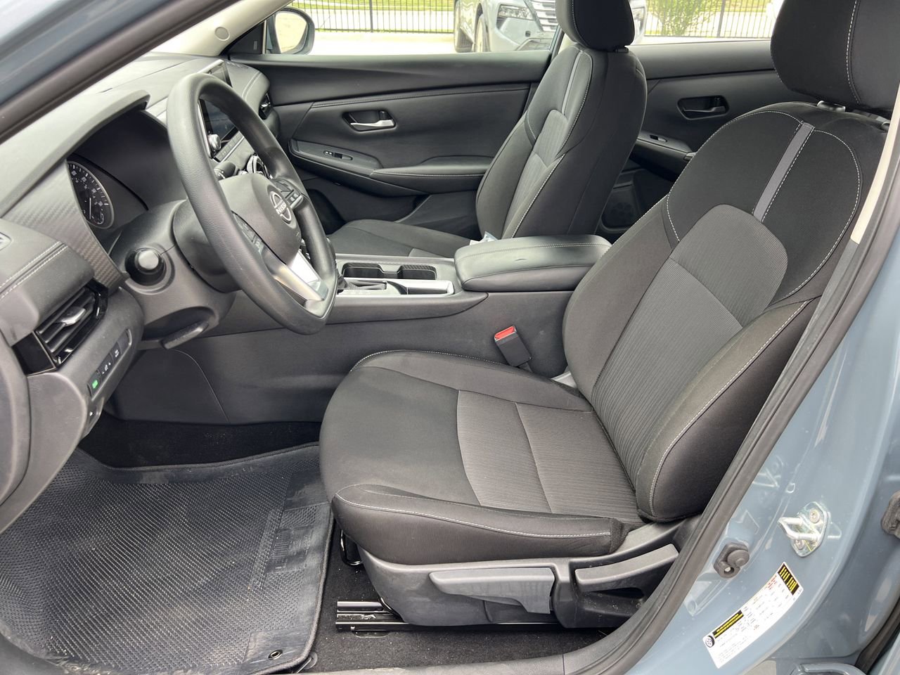 Used 2025 Nissan Sentra SV FWD image 8