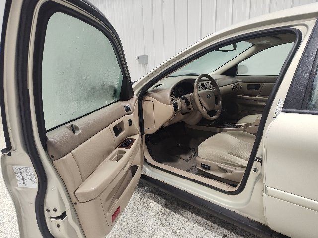 Used 2007 Ford Taurus SEL FWD image 12