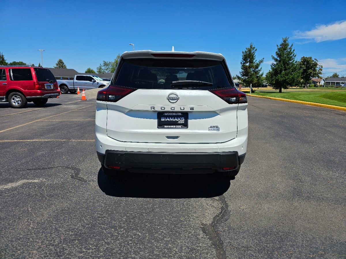 Used 2025 Nissan Rogue SV image 19