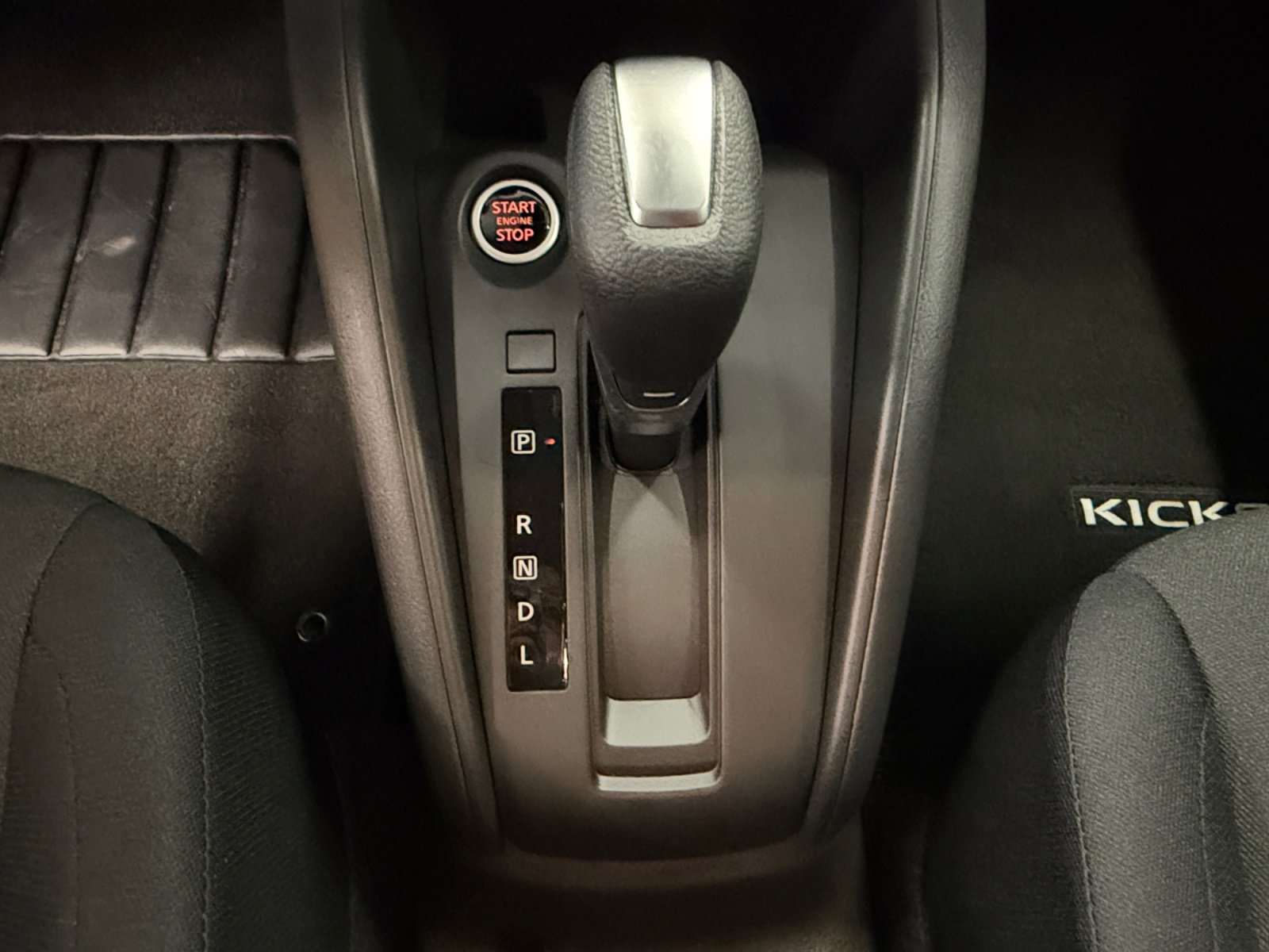 Used 2025 Nissan Kicks Play S image 22