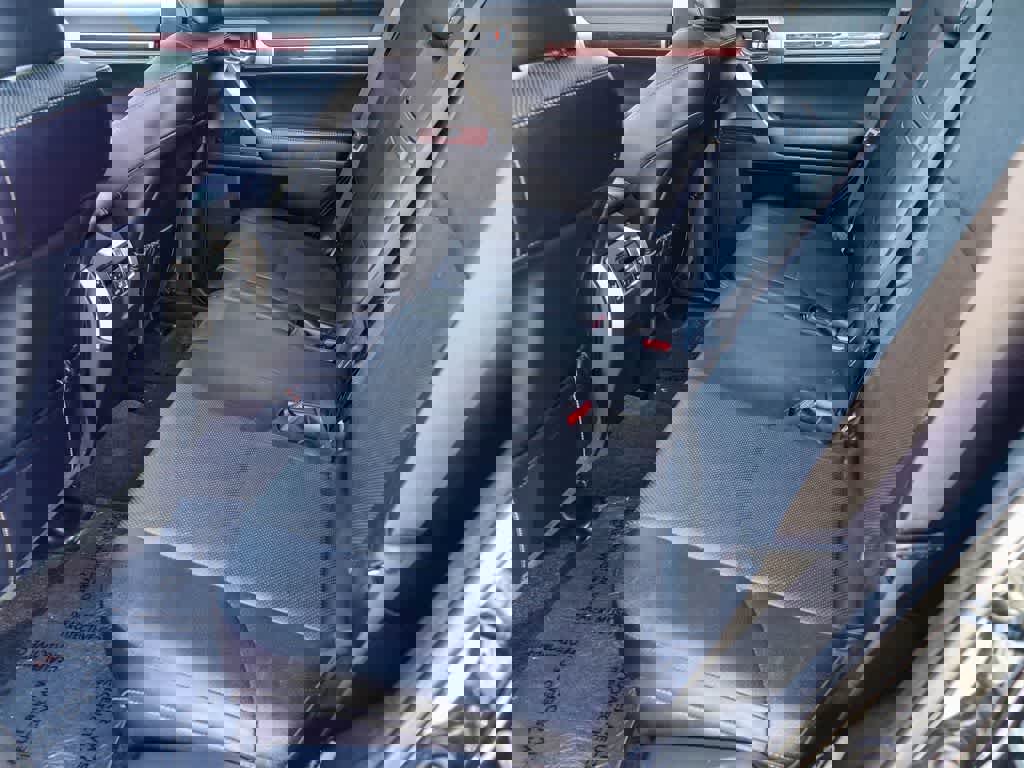 Used 2018 Lexus GX 460 Premium w/ Premium Package image 15