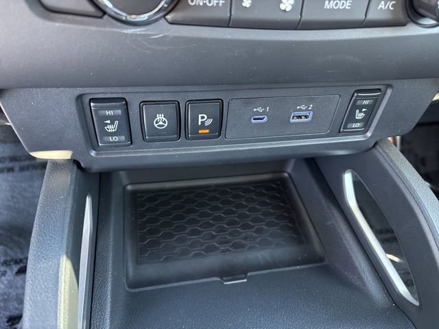 Used 2025 Nissan Frontier SV w/ SV Convenience Package RWD image 14