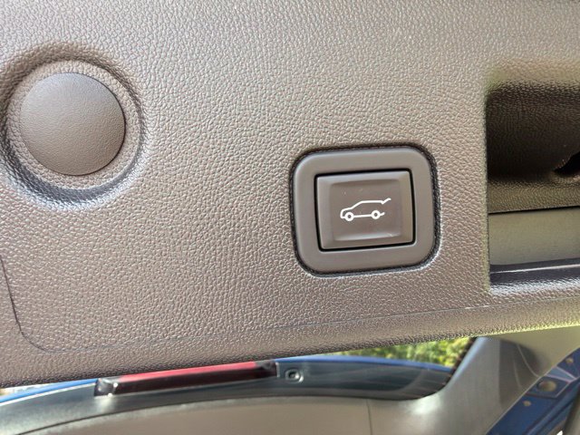 Used 2023 Chevrolet Equinox LT AWD/4WD image 10