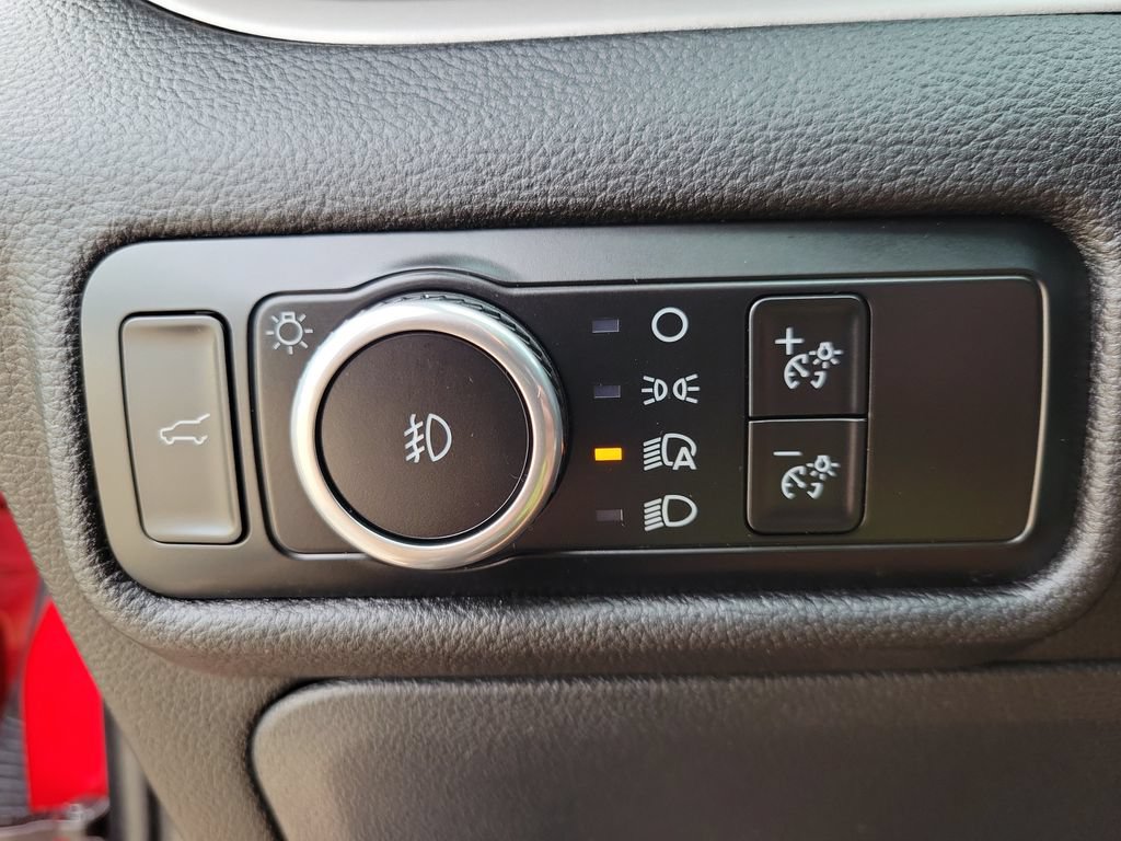 Used 2024 Ford Explorer XLT w/ Equipment Group 202A AWD/4WD image 23