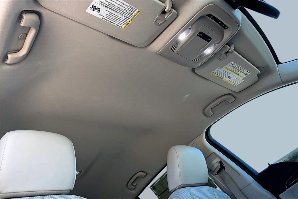 Used 2023 Buick Envision Preferred image 22