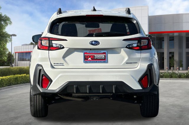 Used 2024 Subaru Crosstrek 2.0i Premium AWD/4WD image 5