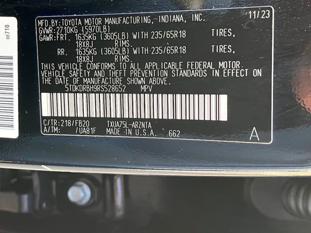 Used 2024 Toyota Highlander LE AWD/4WD image 19