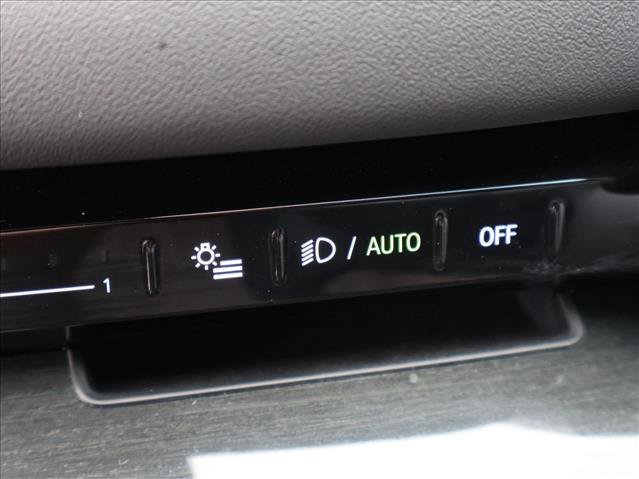 Used 2024 BMW 530i xDrive w/ Premium Package AWD/4WD image 14