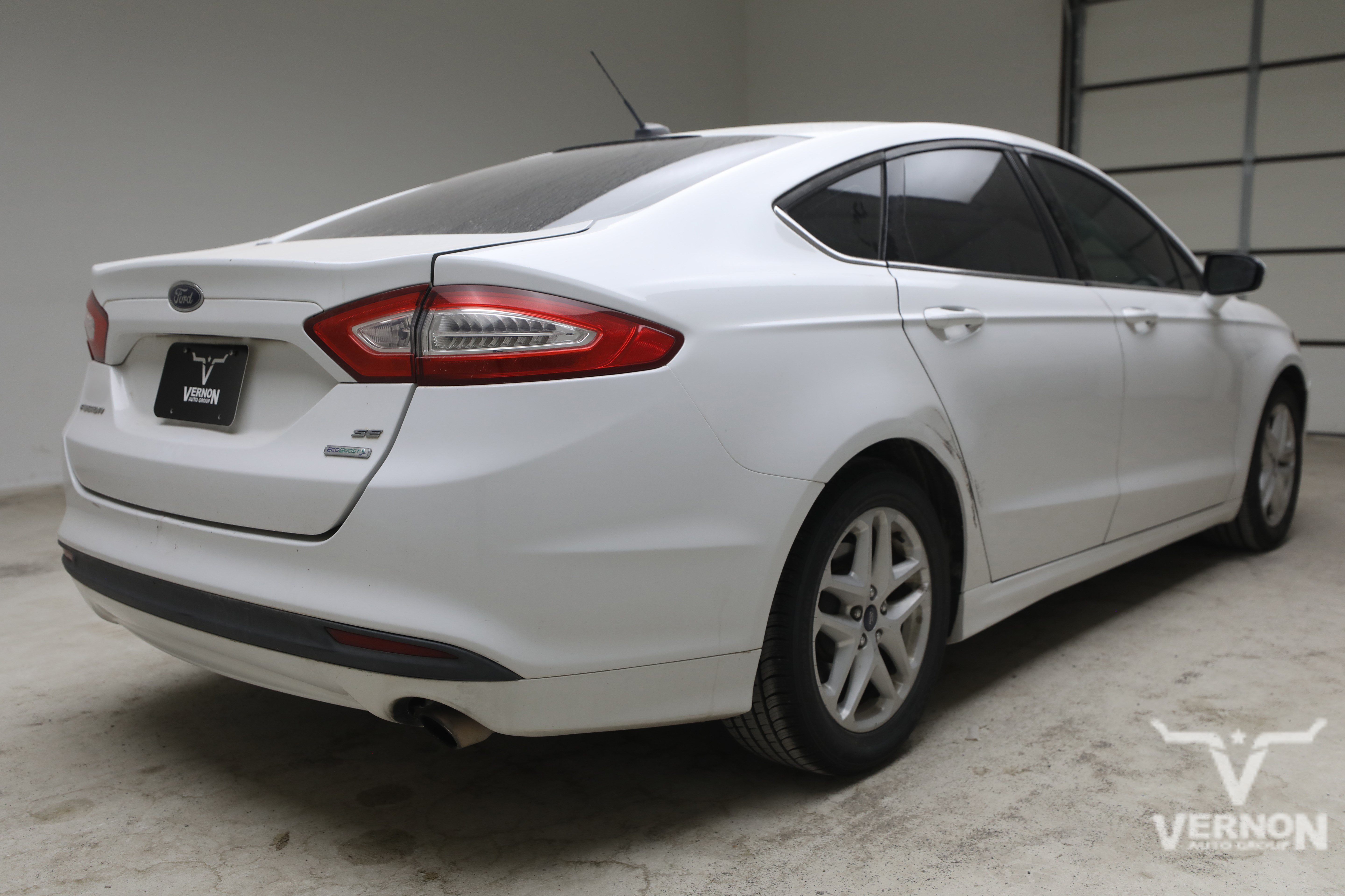 Used 2014 Ford Fusion SE FWD image 4
