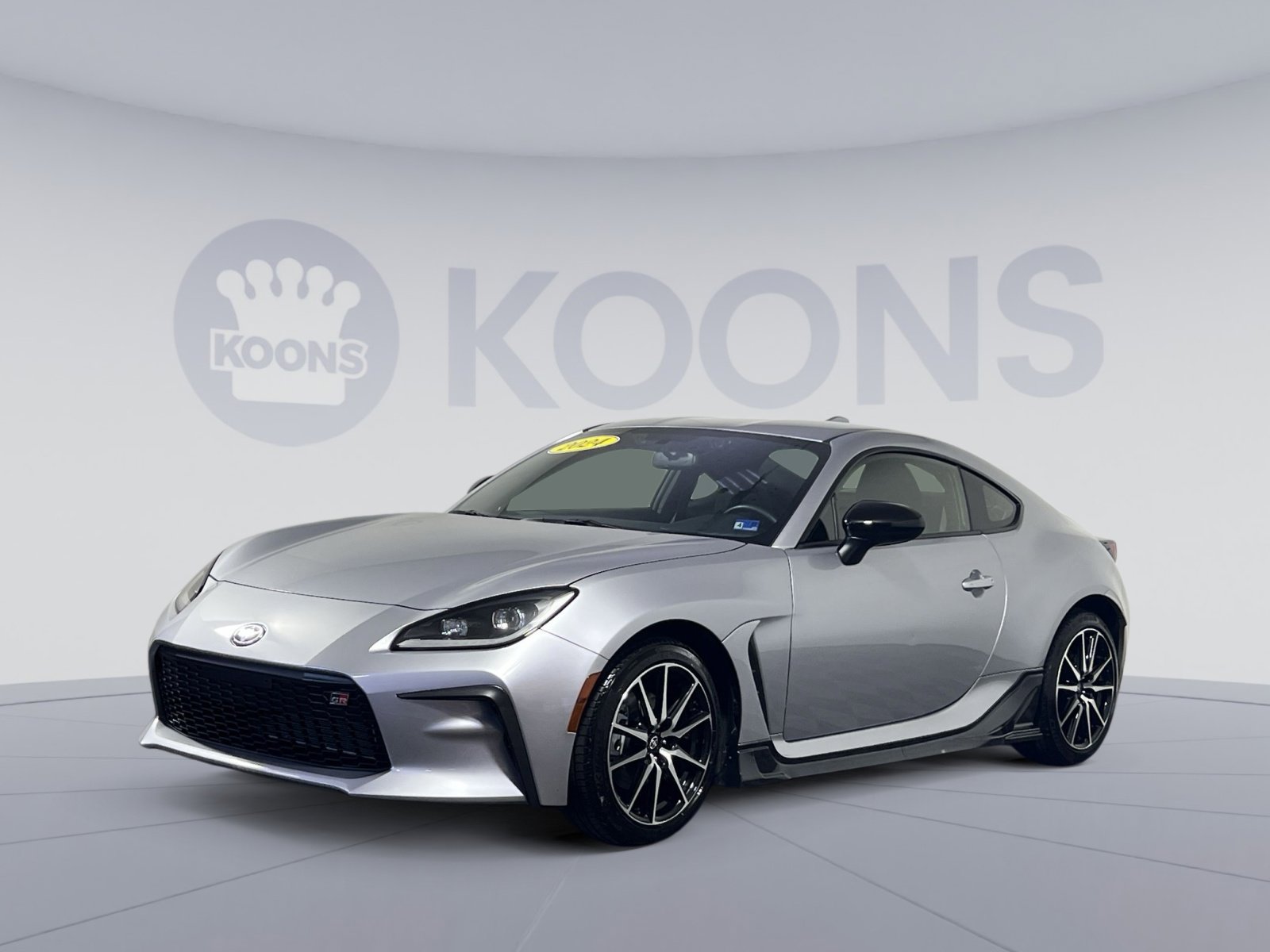 Used 2024 Toyota GR86 image 1