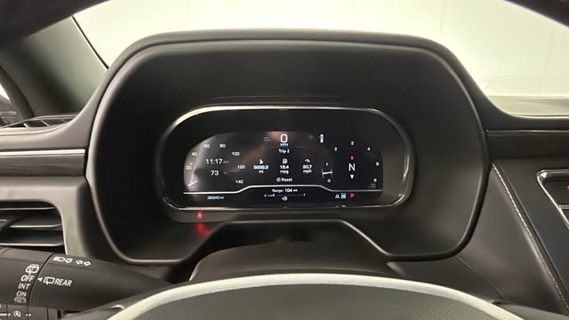 Used 2023 GMC Yukon SLT w/ SLT Luxury Package AWD/4WD image 17