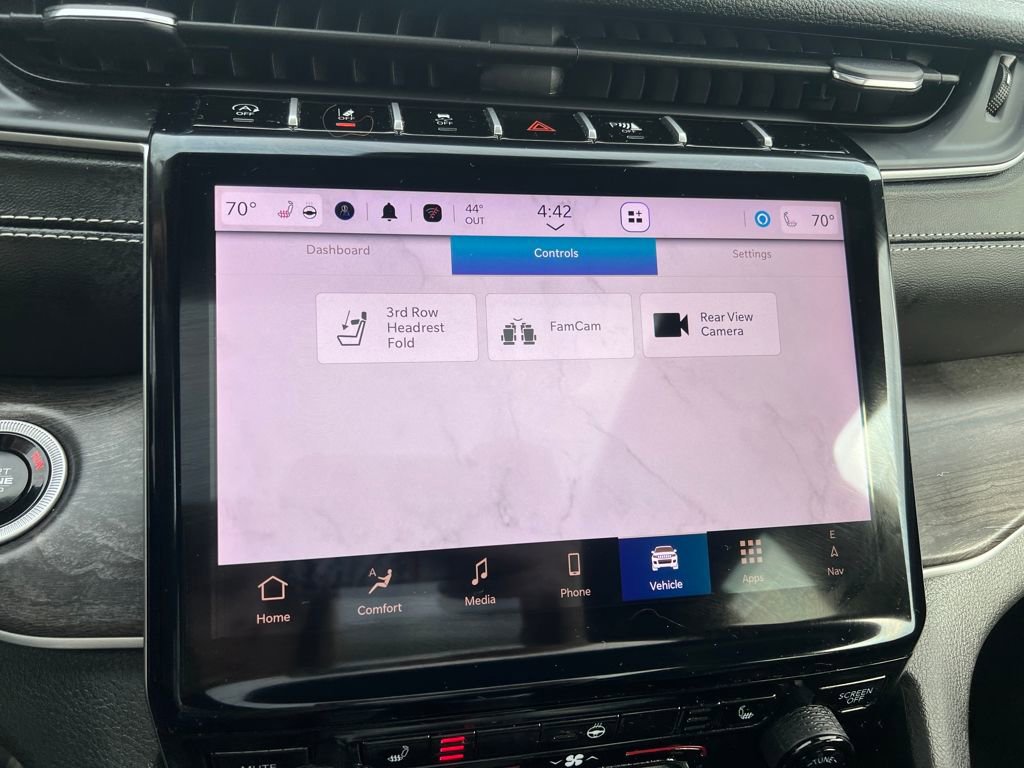 Used 2024 Jeep Grand Cherokee L Limited image 17