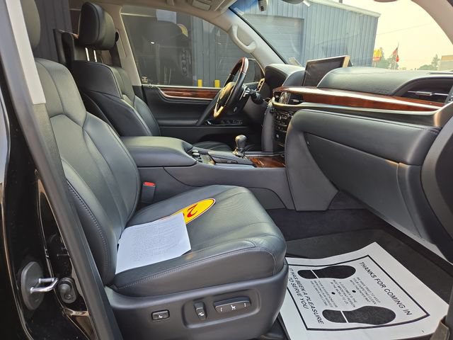 Used 2017 Lexus LX 570 4WD w/ Luxury Package image 42