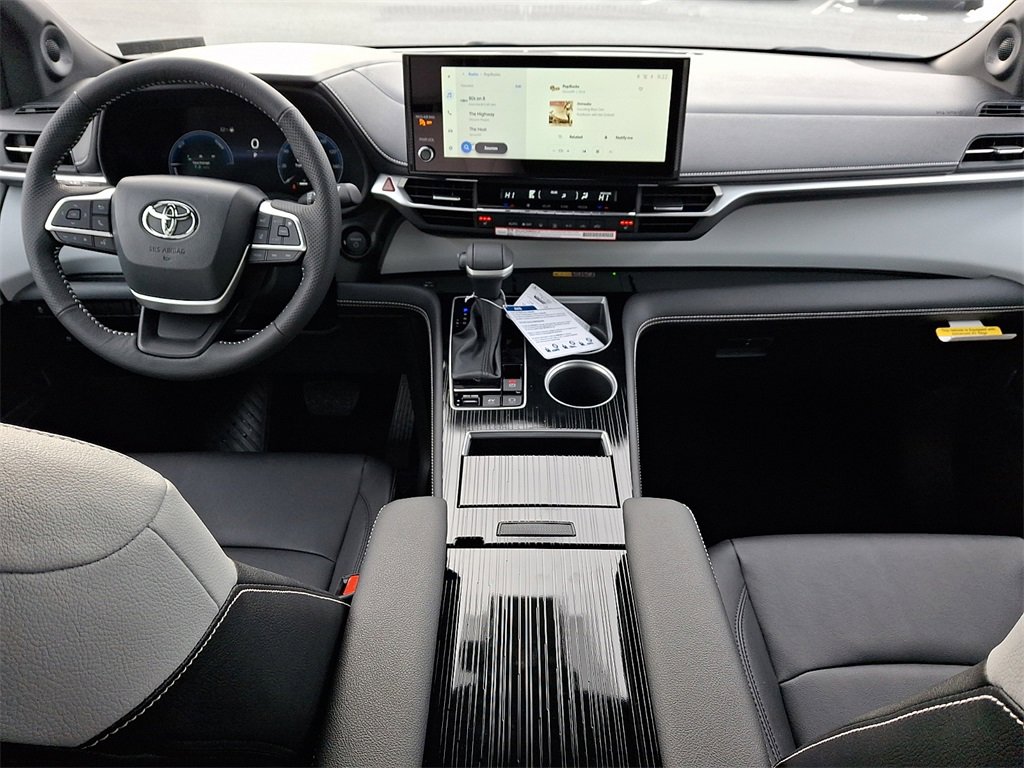 New 2026 Toyota Sienna XSE image 10