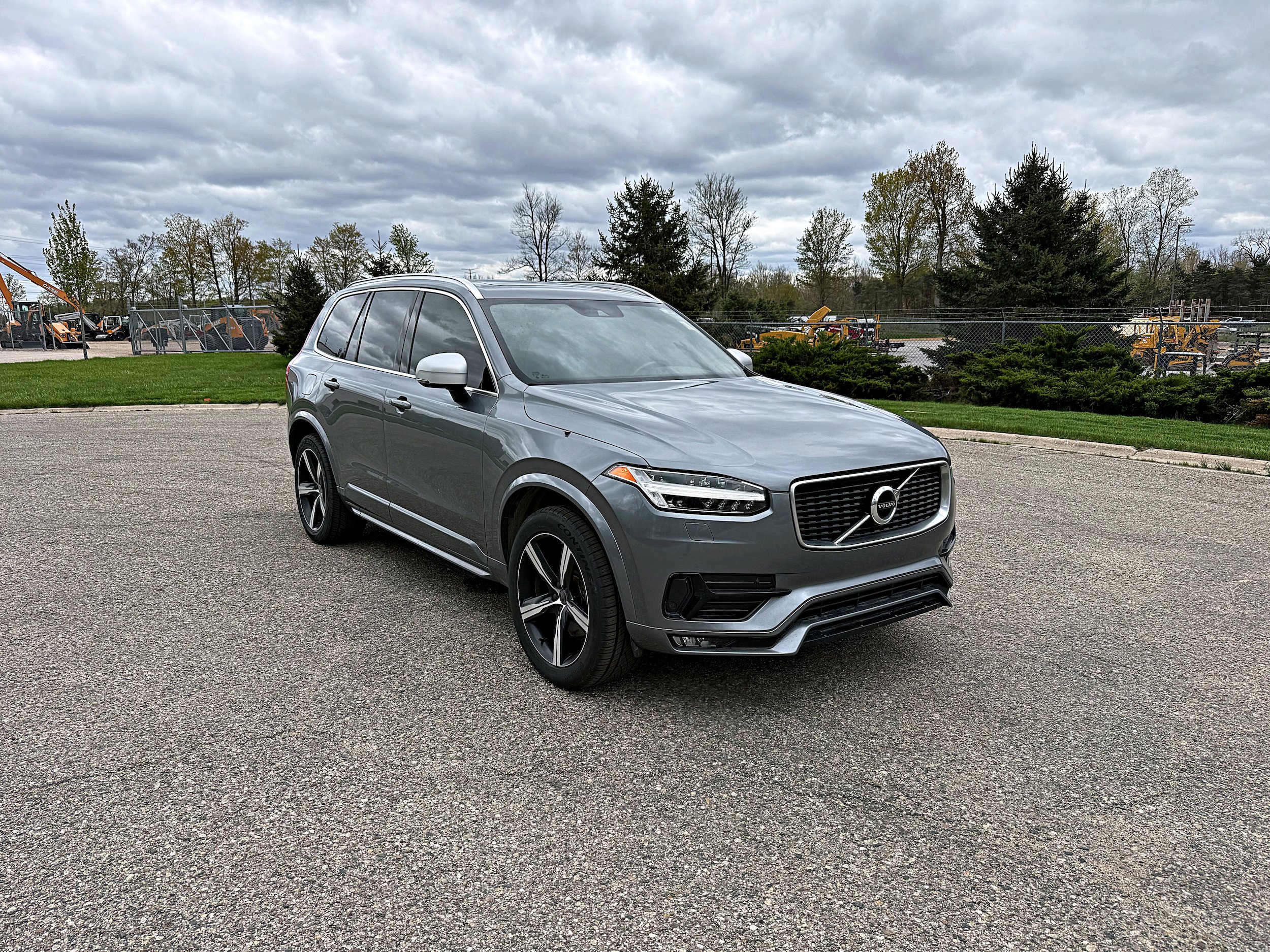 Used 2016 Volvo XC90 T6 R-Design AWD/4WD image 3