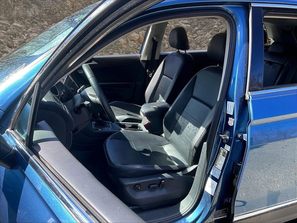 Used 2020 Volkswagen Tiguan SE image 23