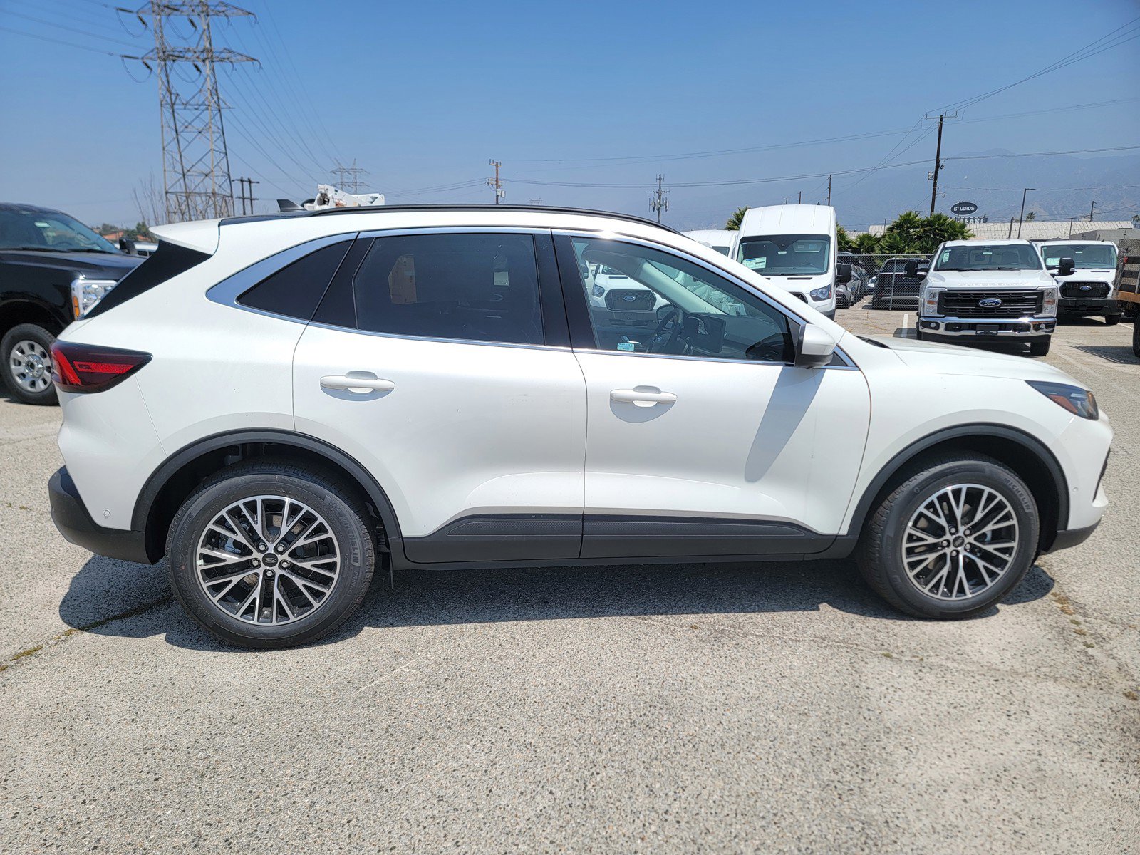 New 2024 Ford Escape SE w/ PHEV Premium Package image 3