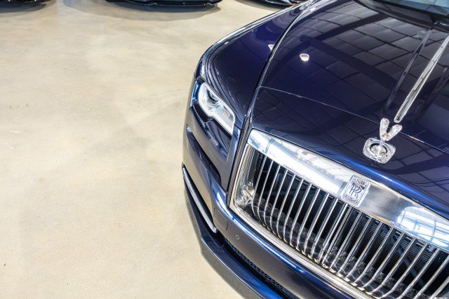 Used 2017 Rolls-Royce Wraith RWD image 12