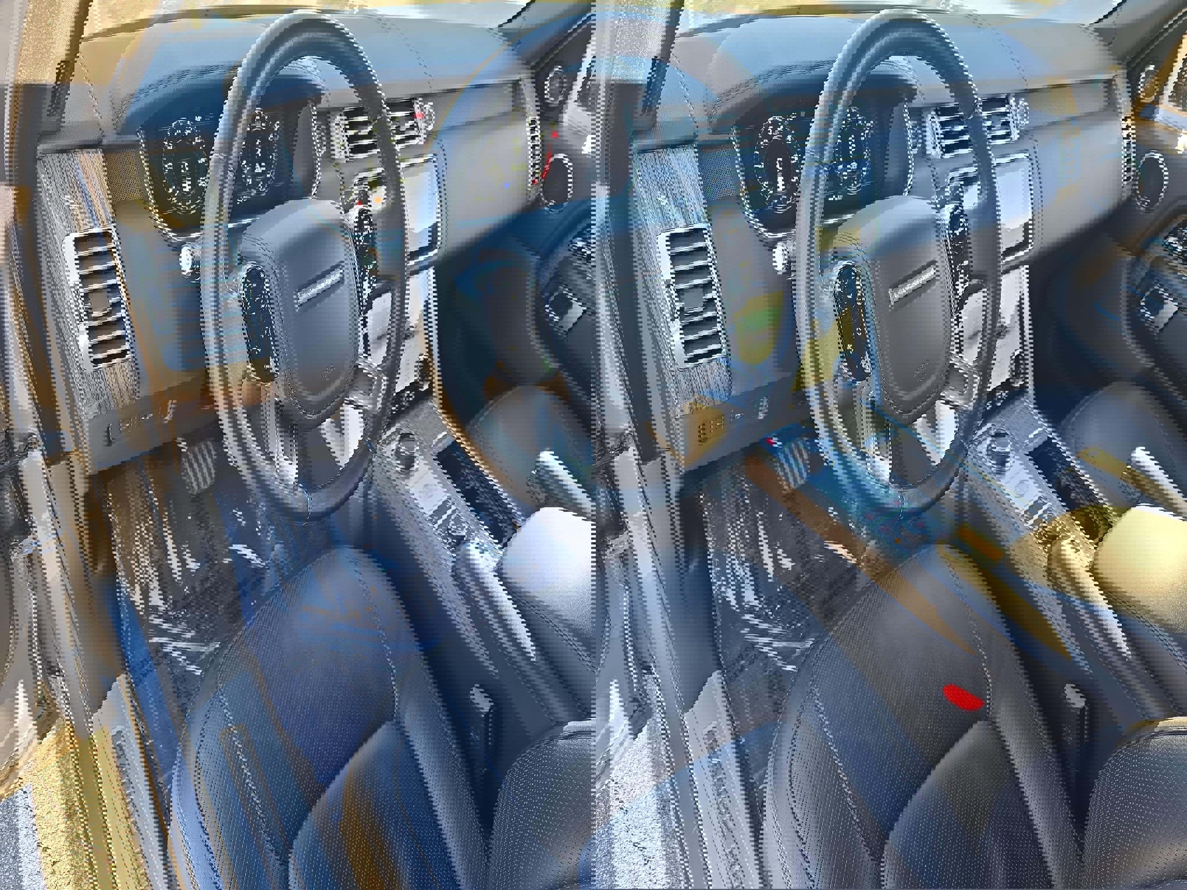 Used 2019 Land Rover Range Rover HSE image 17