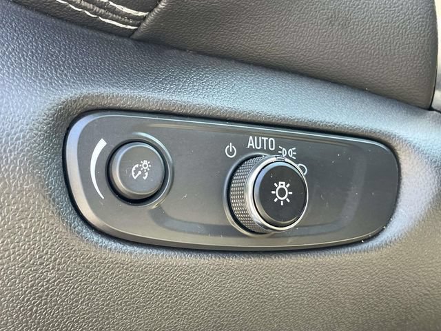 Used 2025 Chevrolet Blazer LT FWD image 28