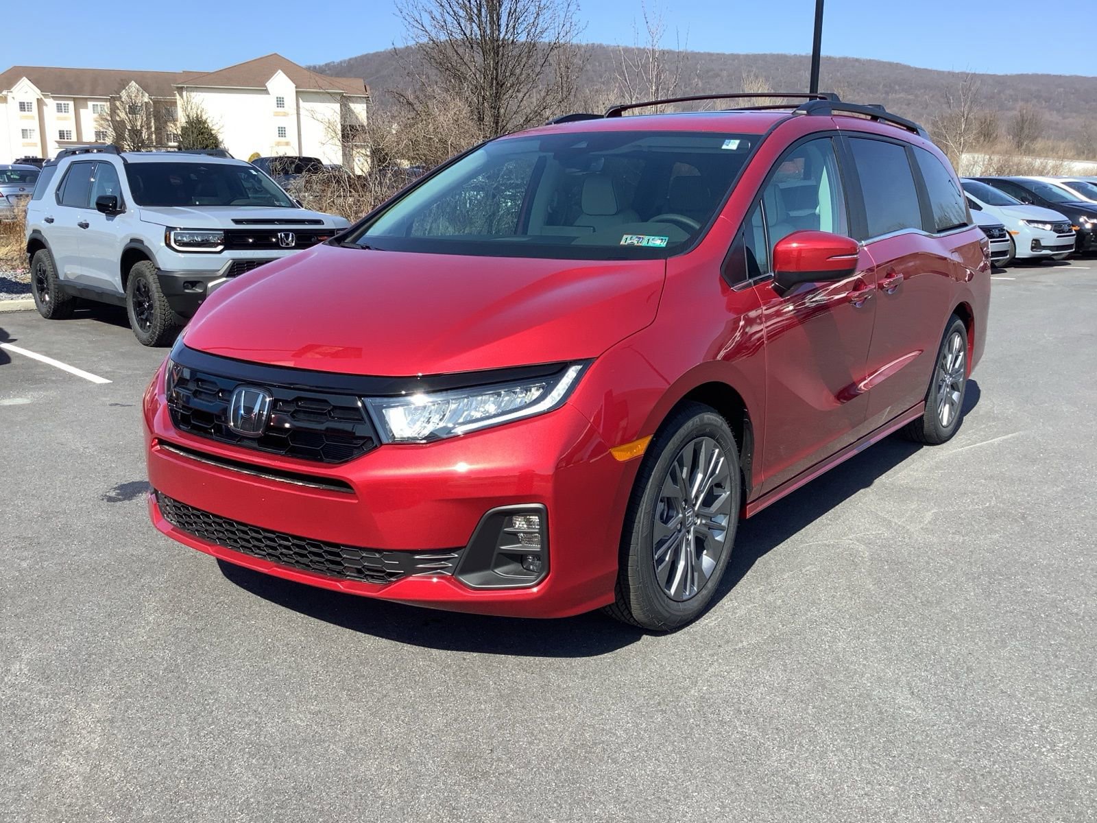 New 2026 Honda Odyssey Touring image 2