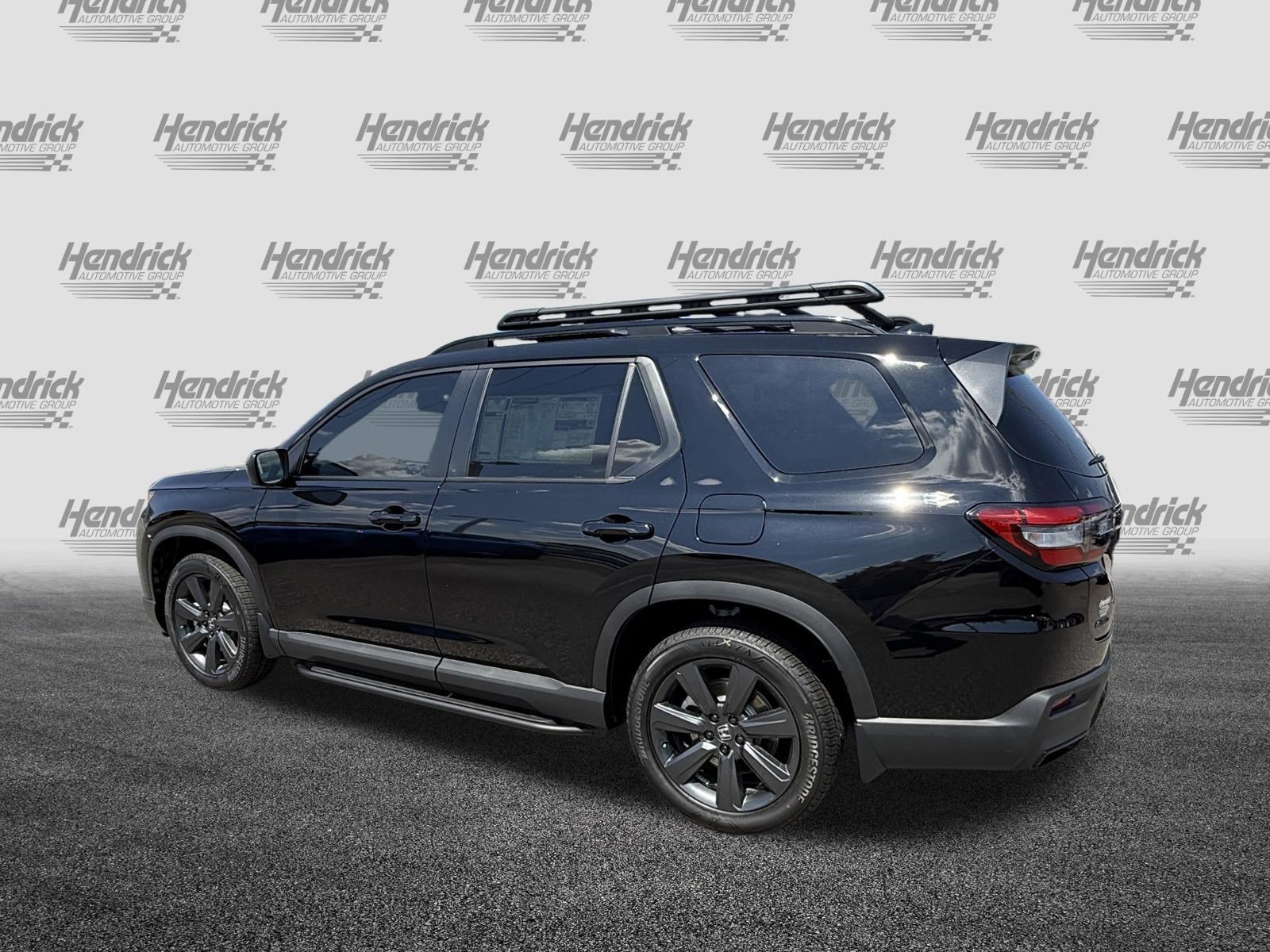 New 2026 Honda Pilot Sport image 8