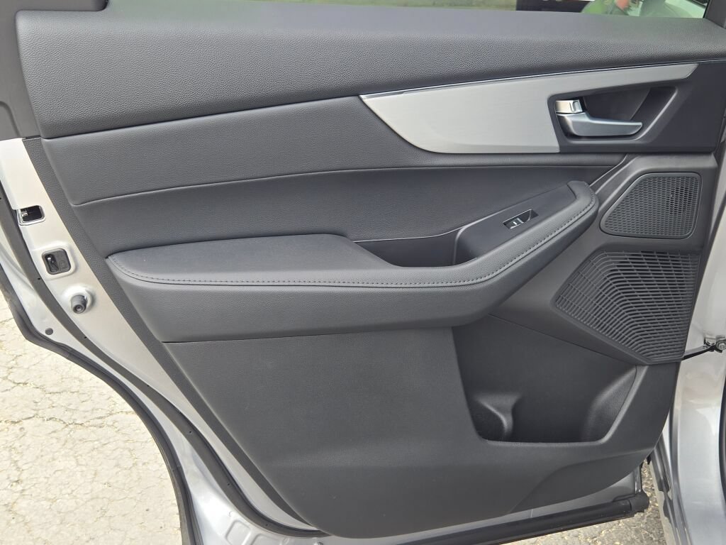 New 2026 Acura MDX SH-AWD image 30