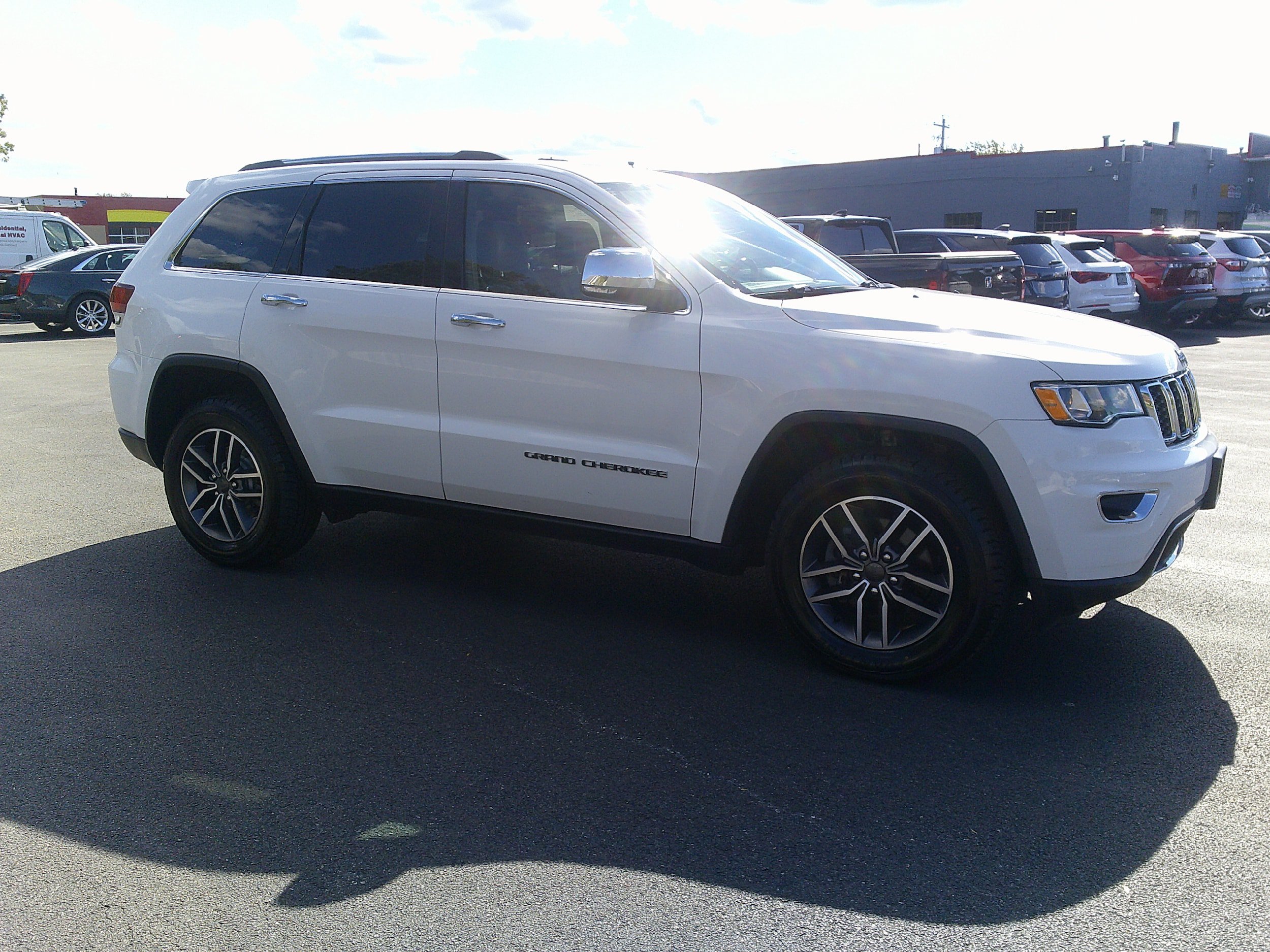 Used 2020 Jeep Grand Cherokee Limited AWD/4WD image 5