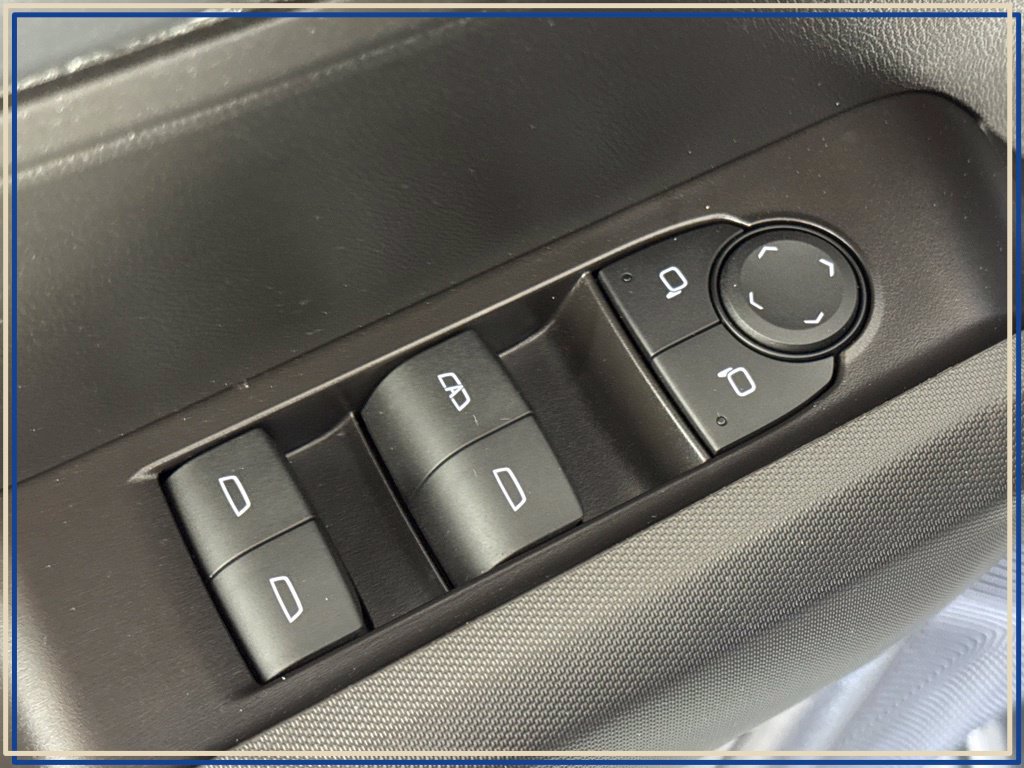 Certified 2025 Chevrolet Colorado Trail Boss AWD/4WD image 33