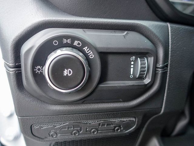 New 2025 Jeep Wrangler Sahara AWD/4WD image 18