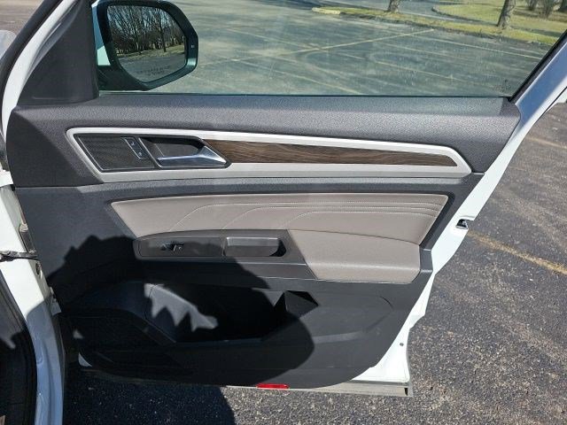 Used 2023 Volkswagen Atlas SE w/ Black Wheel Package image 15