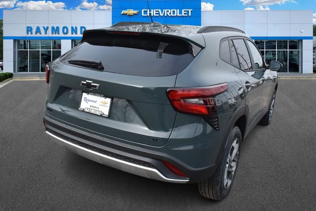 New 2026 Chevrolet Trax LT w/ LPO, Blackout Package image 4