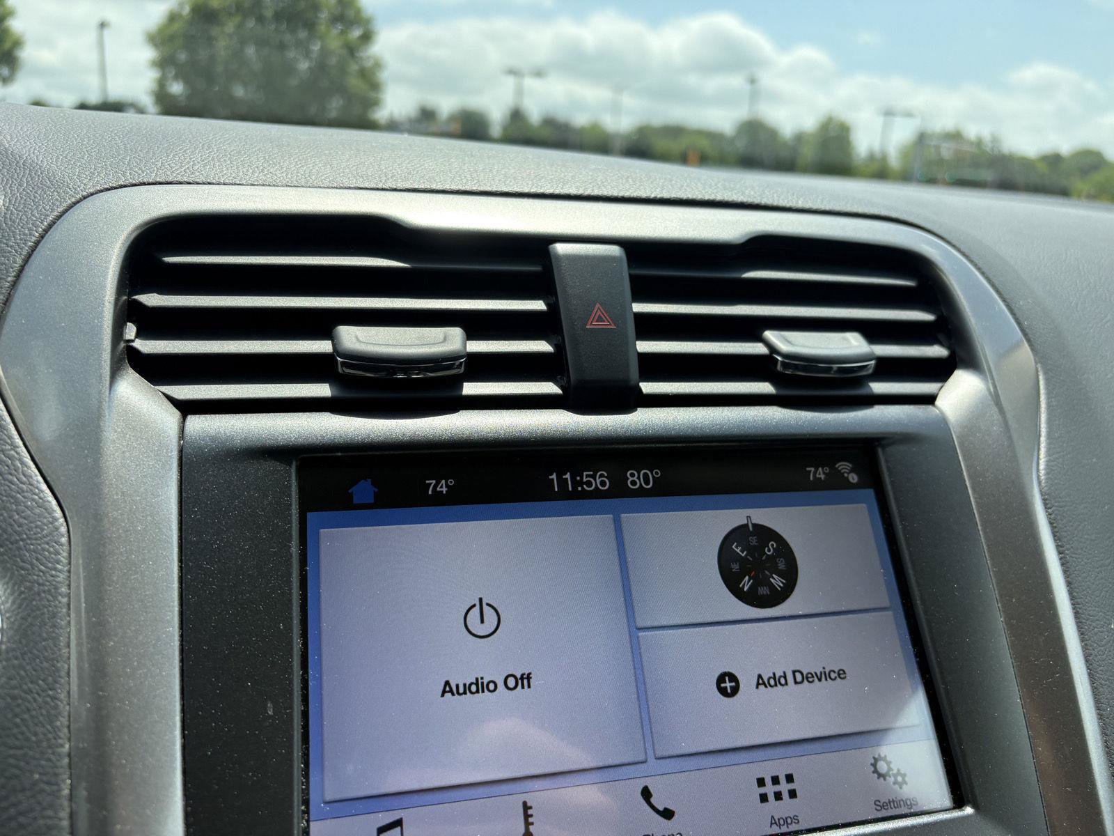 Used 2019 Ford Fusion SE FWD image 9