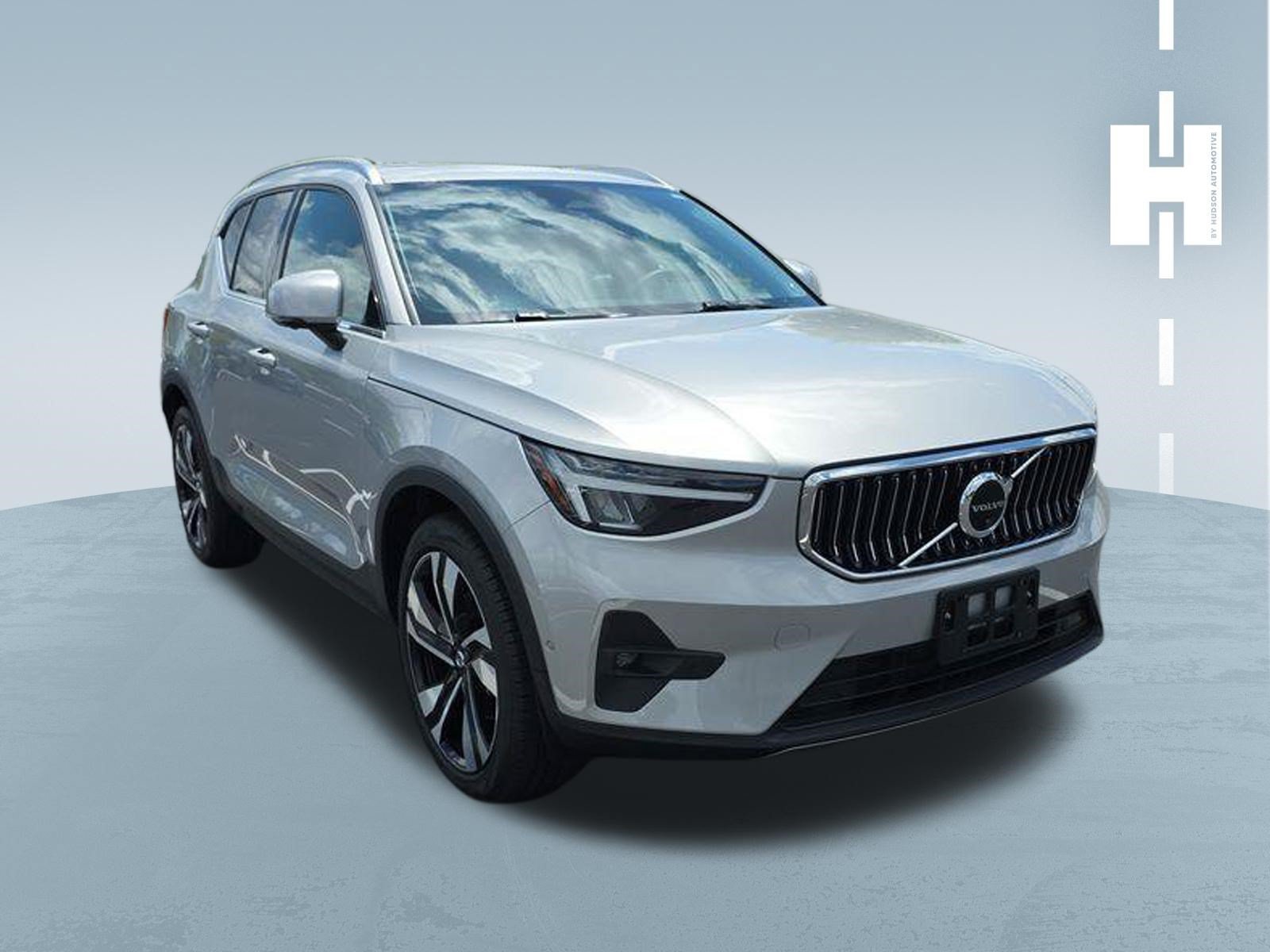Used 2023 Volvo XC40 B5 Plus w/ Driver Assist Package