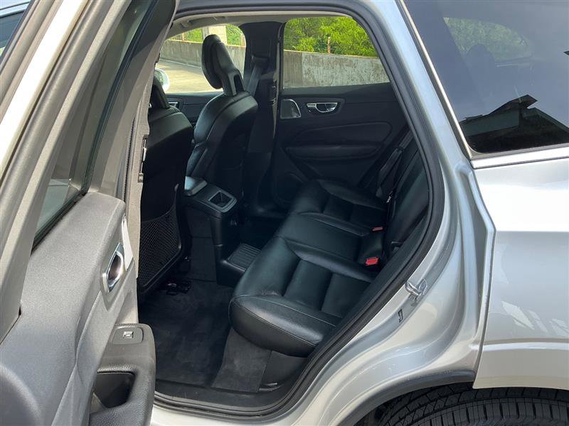 Used 2018 Volvo XC60 T8 Inscription w/ Advanced Package AWD/4WD image 30